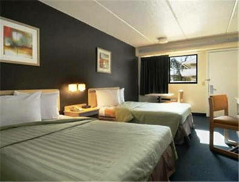 Travelodge By Wyndham College Park Exterior foto